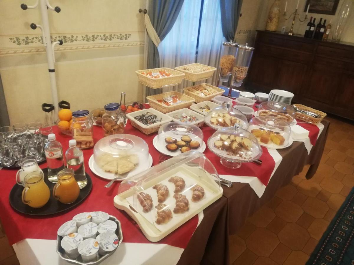 Ristorante Albergo San Michele Ome Buitenkant foto