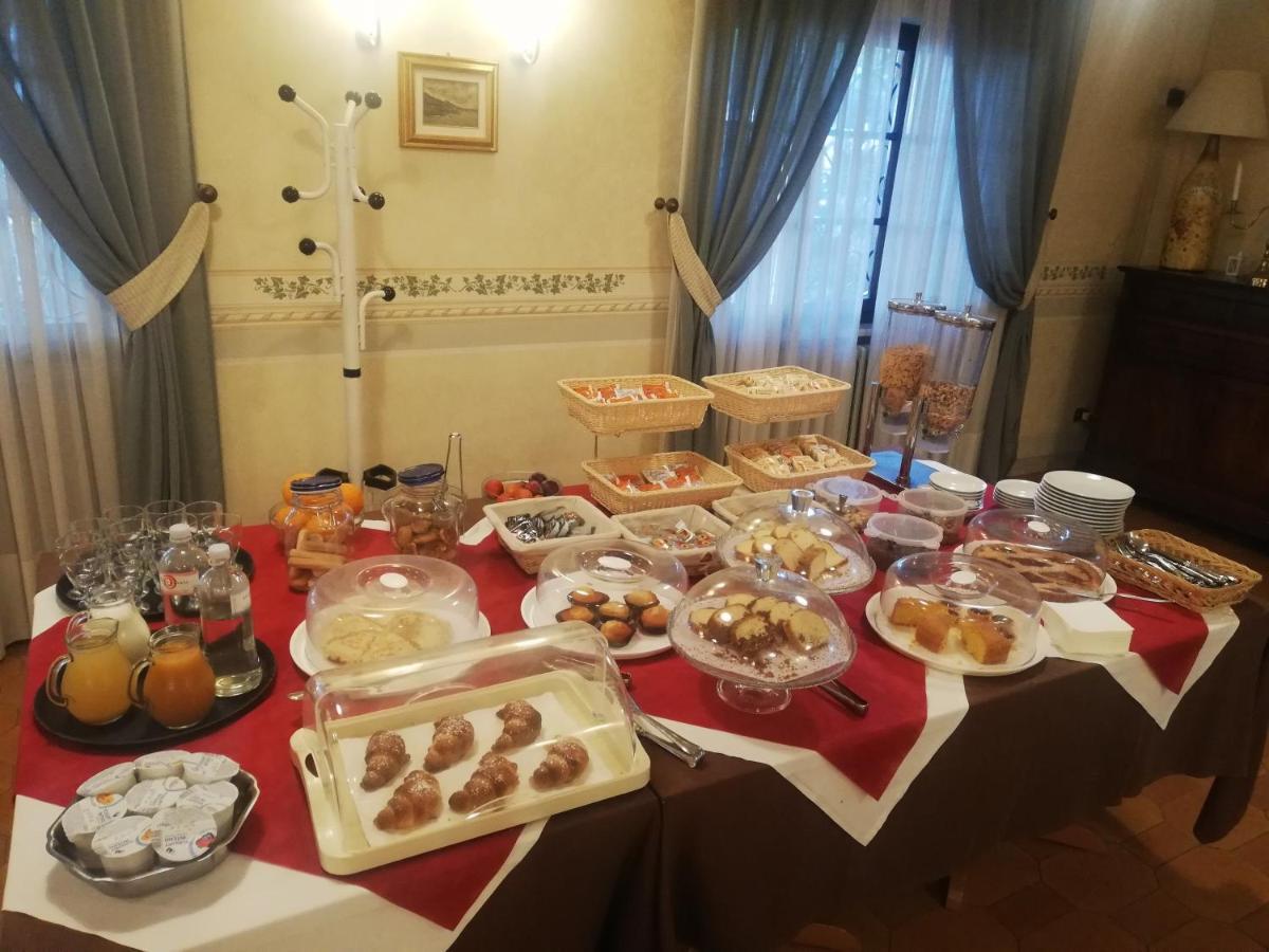 Ristorante Albergo San Michele Ome Buitenkant foto
