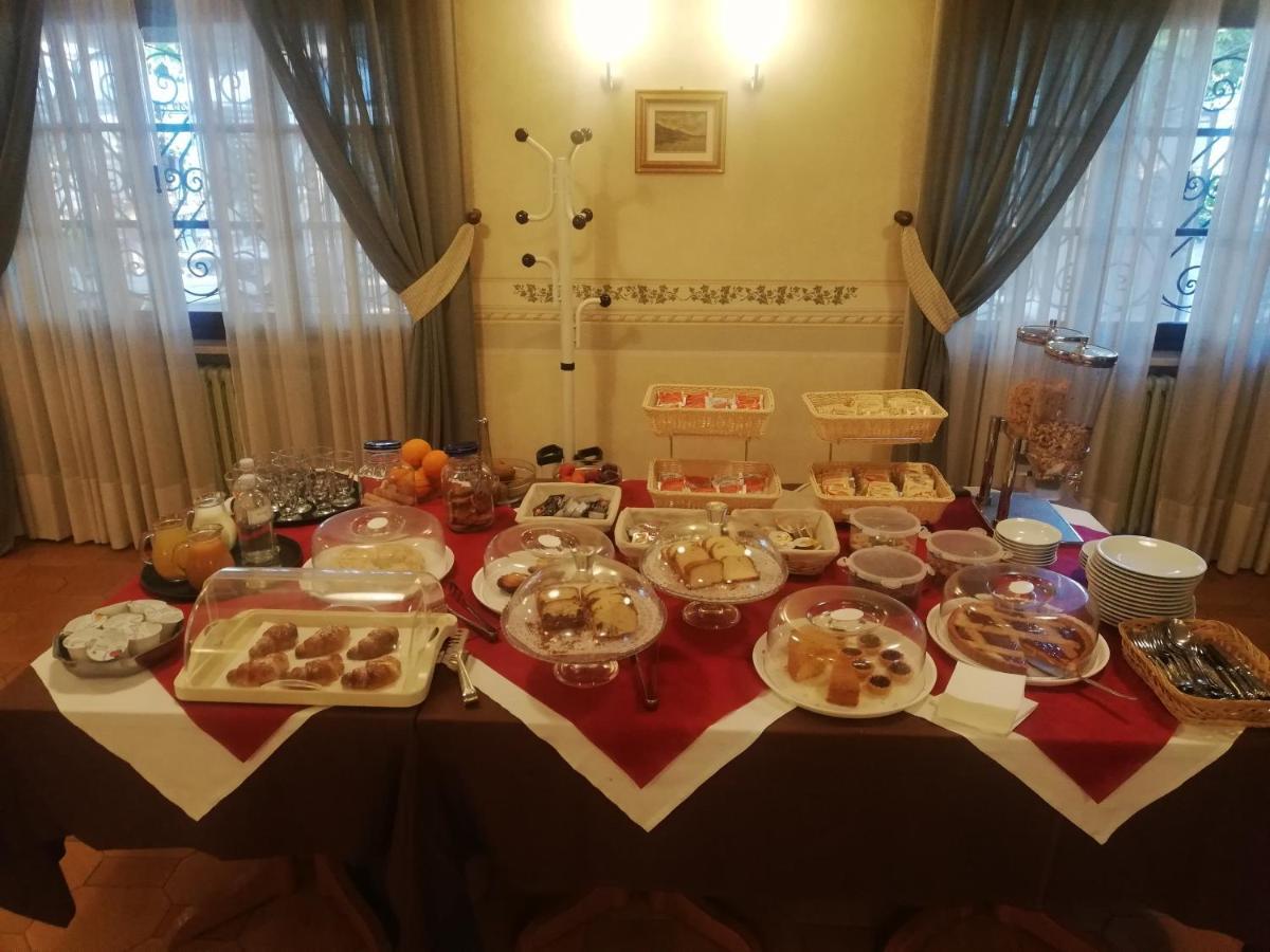 Ristorante Albergo San Michele Ome Buitenkant foto