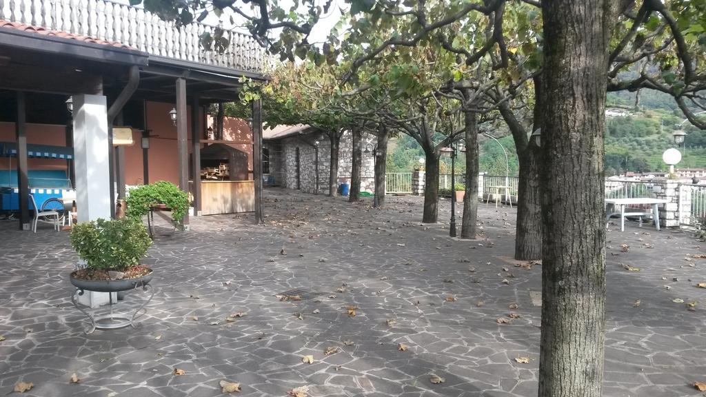 Ristorante Albergo San Michele Ome Buitenkant foto