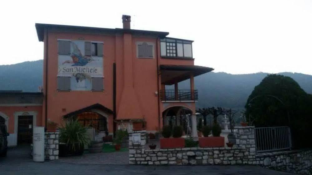 Ristorante Albergo San Michele Ome Buitenkant foto